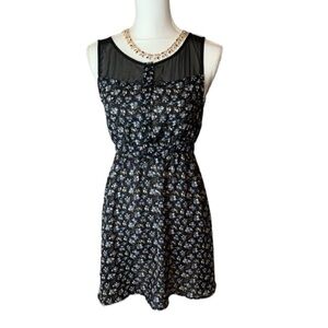 NWOT Medium C’Est Toi Cute Mid Length Bow Tie Back Women’s Sleeveless Dress